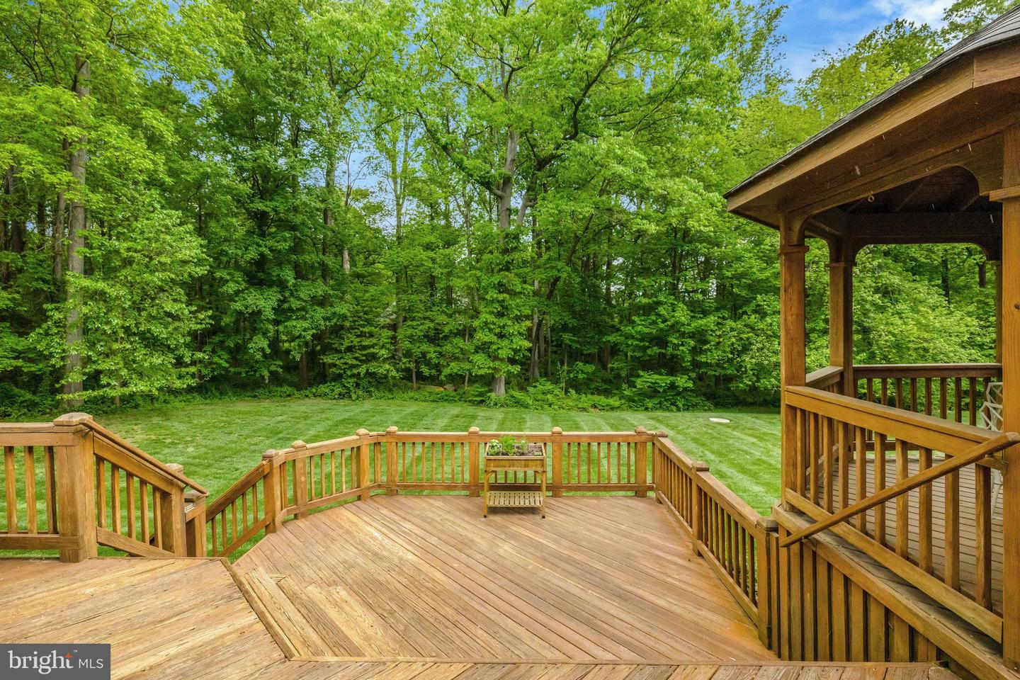 10286 JOHNS HOLLOW RD, VIENNA, Virginia 22182, 6 Bedrooms Bedrooms, ,4 BathroomsBathrooms,Residential,For sale,10286 JOHNS HOLLOW RD,VAFX2222992 MLS # VAFX2222992