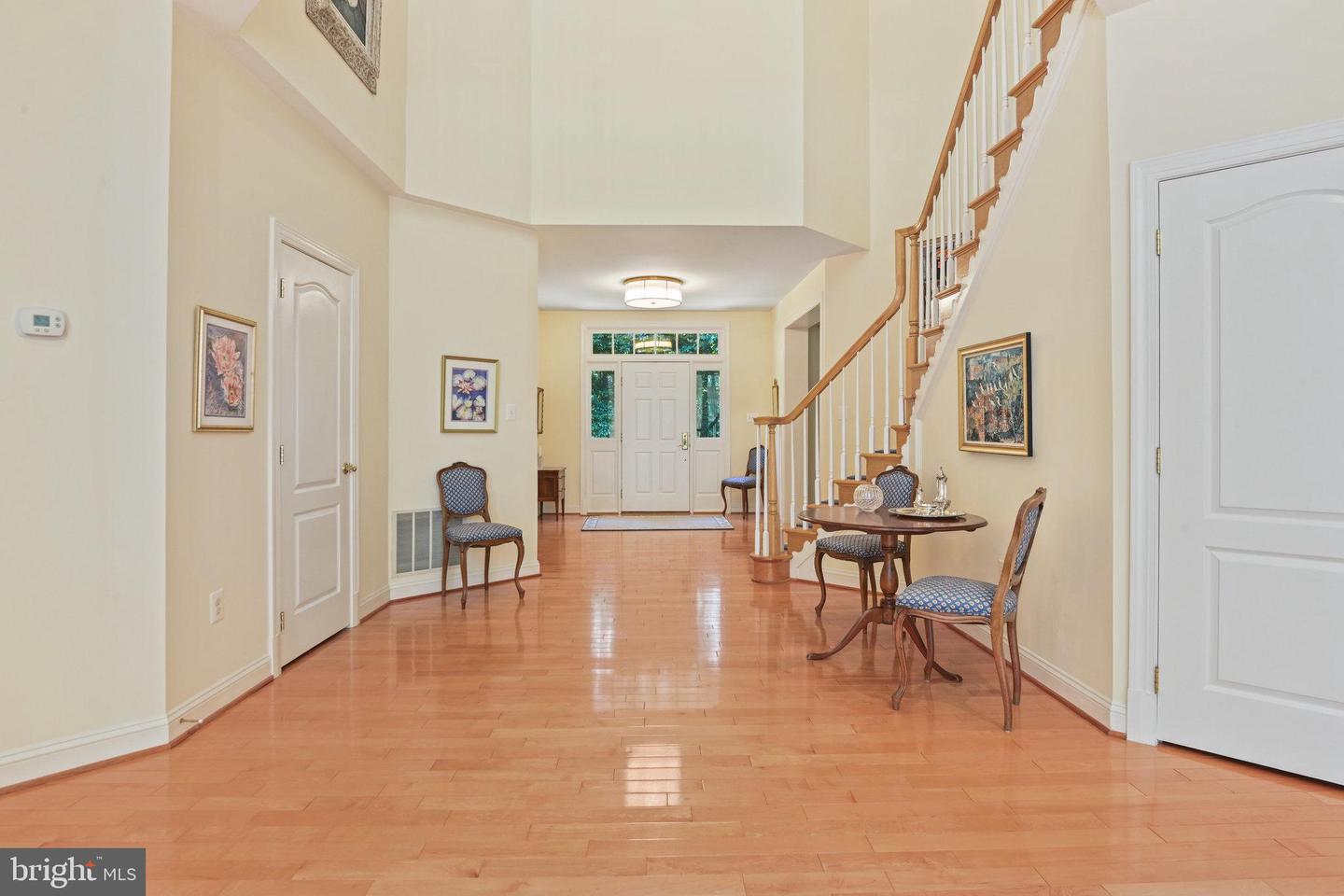10286 JOHNS HOLLOW RD, VIENNA, Virginia 22182, 6 Bedrooms Bedrooms, ,4 BathroomsBathrooms,Residential,For sale,10286 JOHNS HOLLOW RD,VAFX2222992 MLS # VAFX2222992