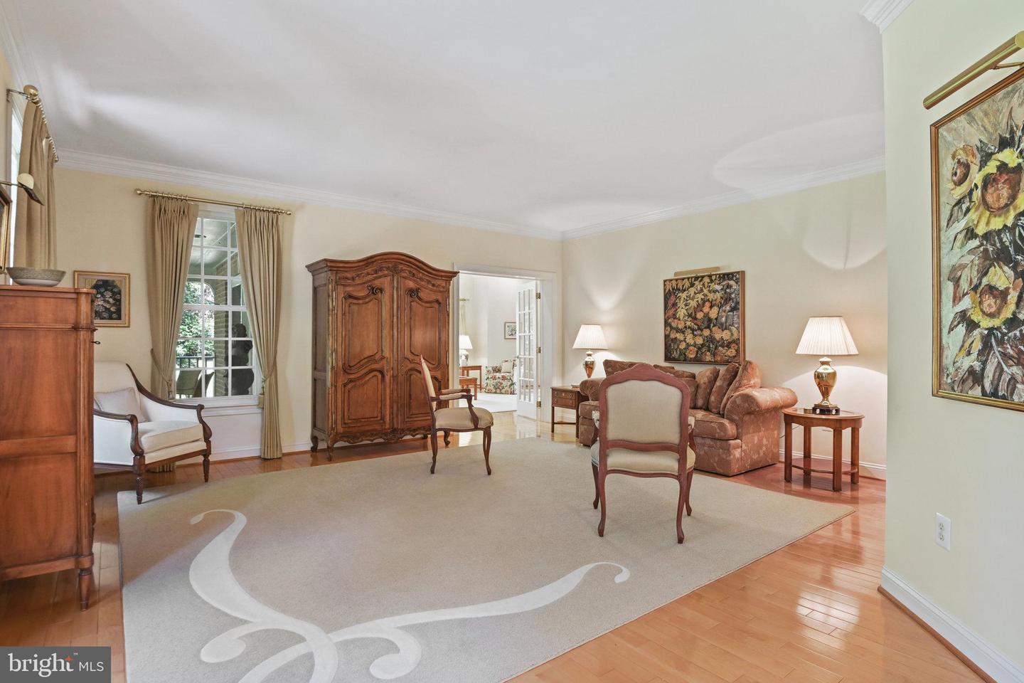 10286 JOHNS HOLLOW RD, VIENNA, Virginia 22182, 6 Bedrooms Bedrooms, ,4 BathroomsBathrooms,Residential,For sale,10286 JOHNS HOLLOW RD,VAFX2222992 MLS # VAFX2222992