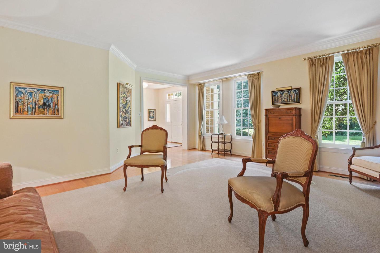 10286 JOHNS HOLLOW RD, VIENNA, Virginia 22182, 6 Bedrooms Bedrooms, ,4 BathroomsBathrooms,Residential,For sale,10286 JOHNS HOLLOW RD,VAFX2222992 MLS # VAFX2222992