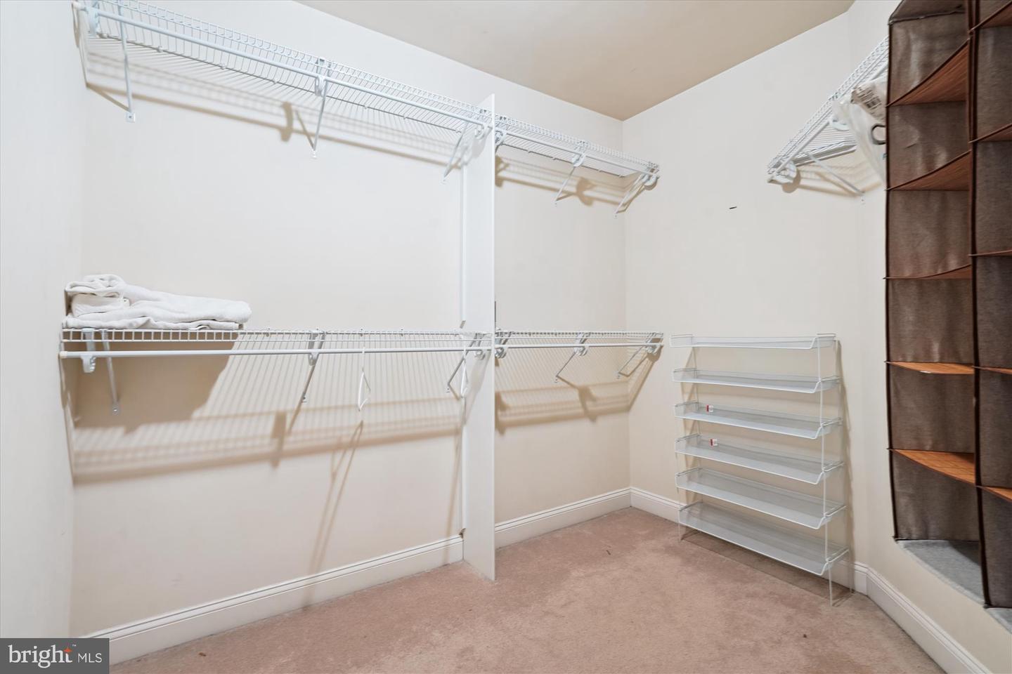 6975 IDYLWOOD RD, FALLS CHURCH, Virginia 22043, 5 Bedrooms Bedrooms, ,4 BathroomsBathrooms,Residential,For sale,6975 IDYLWOOD RD,VAFX2256082 MLS # VAFX2256082