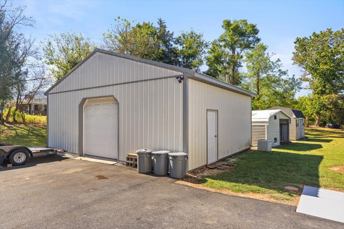 174 MARTIN ST, LURAY, Virginia 22835, 3 Bedrooms Bedrooms, ,3 BathroomsBathrooms,Residential,174 MARTIN ST,668873 MLS # 668873