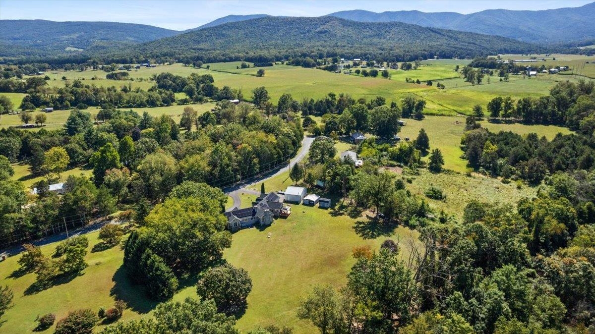 174 MARTIN ST, LURAY, Virginia 22835, 3 Bedrooms Bedrooms, ,3 BathroomsBathrooms,Residential,174 MARTIN ST,668873 MLS # 668873