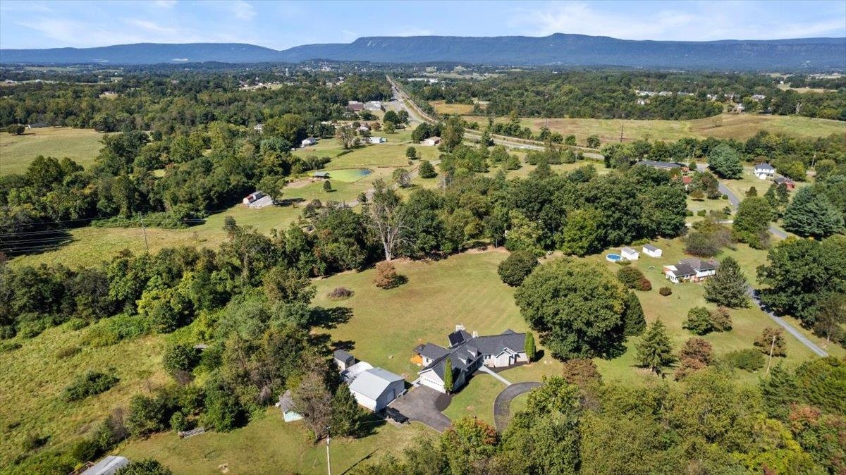 174 MARTIN ST, LURAY, Virginia 22835, 3 Bedrooms Bedrooms, ,3 BathroomsBathrooms,Residential,174 MARTIN ST,668873 MLS # 668873