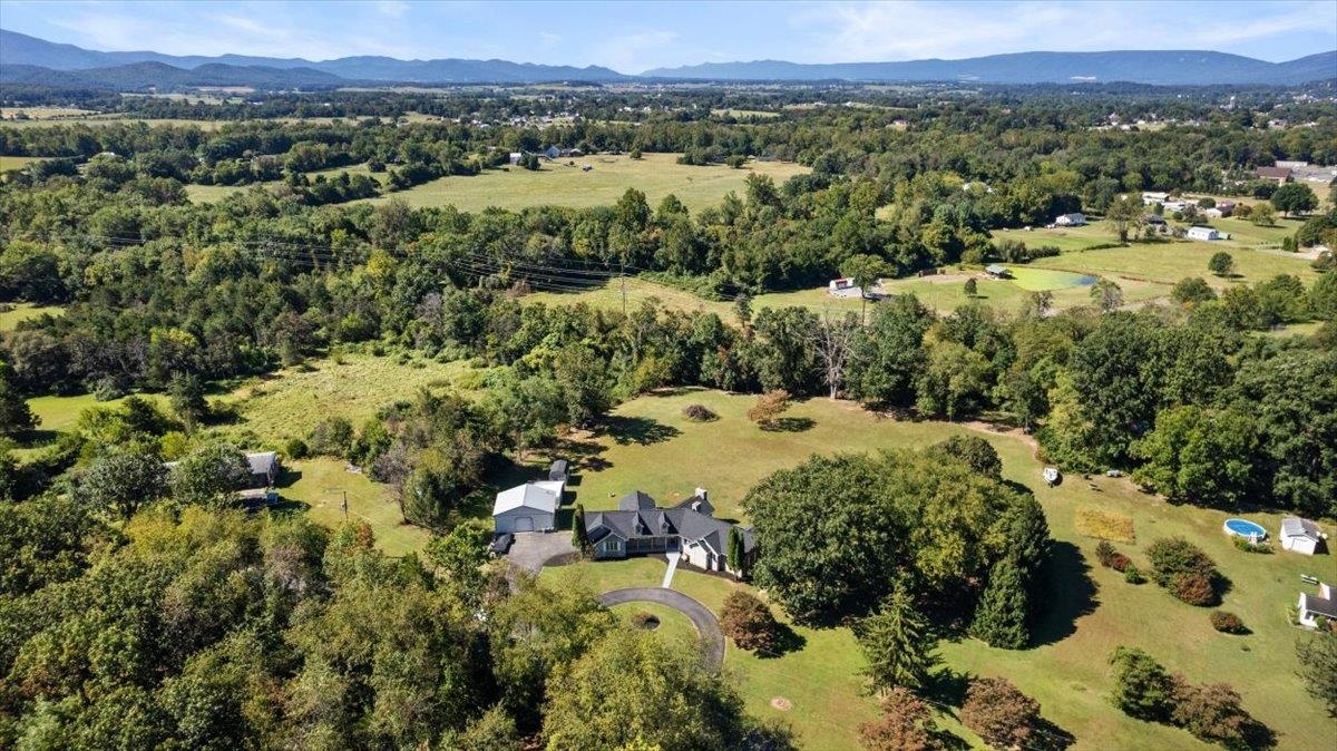 174 MARTIN ST, LURAY, Virginia 22835, 3 Bedrooms Bedrooms, ,3 BathroomsBathrooms,Residential,174 MARTIN ST,668873 MLS # 668873