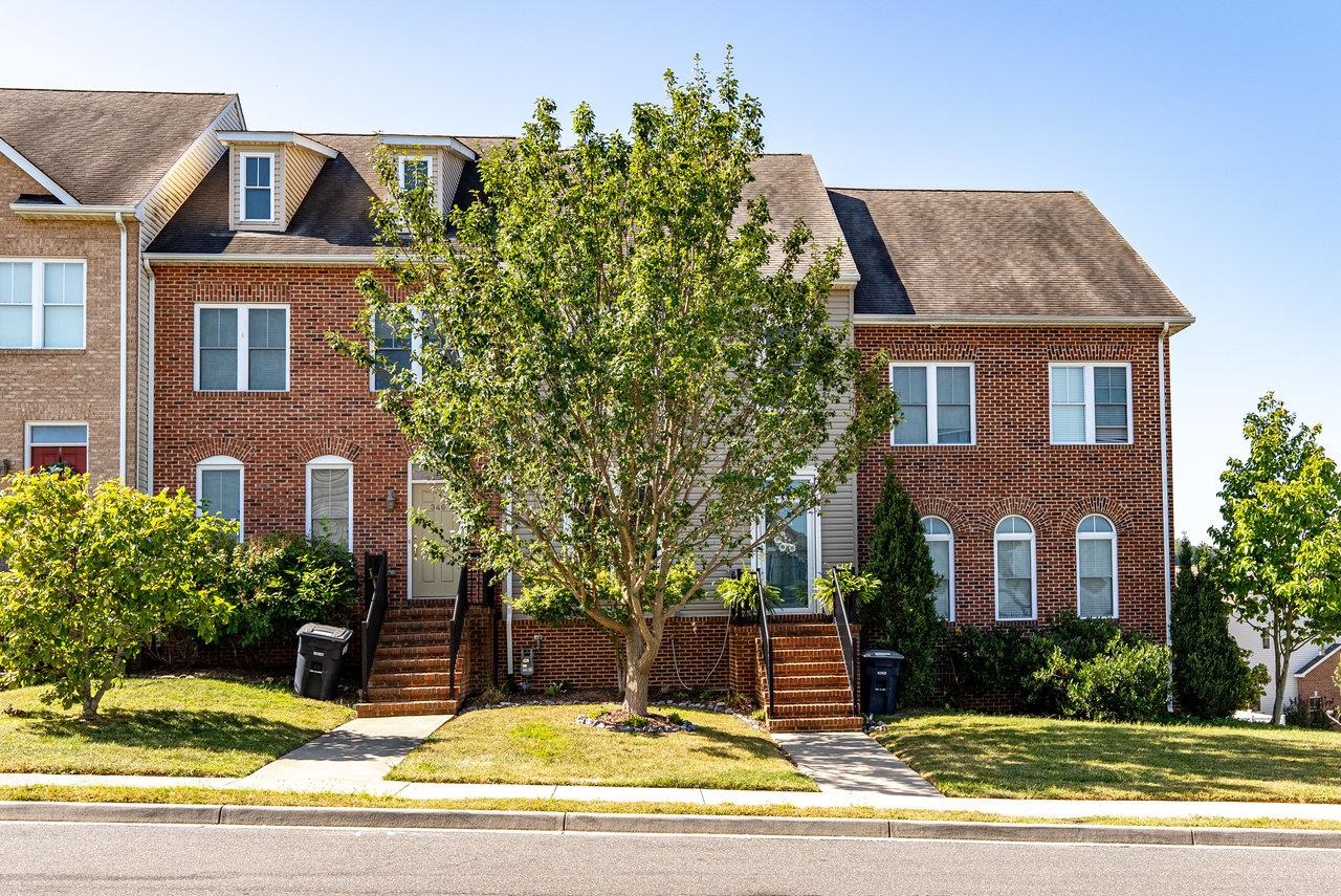 348 BLUE STONE HILLS DR, HARRISONBURG, Virginia 22801, 2 Bedrooms Bedrooms, ,2 BathroomsBathrooms,Residential,348 BLUE STONE HILLS DR,668879 MLS # 668879