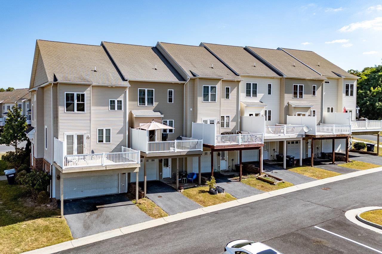 348 BLUE STONE HILLS DR, HARRISONBURG, Virginia 22801, 2 Bedrooms Bedrooms, ,2 BathroomsBathrooms,Residential,348 BLUE STONE HILLS DR,668879 MLS # 668879