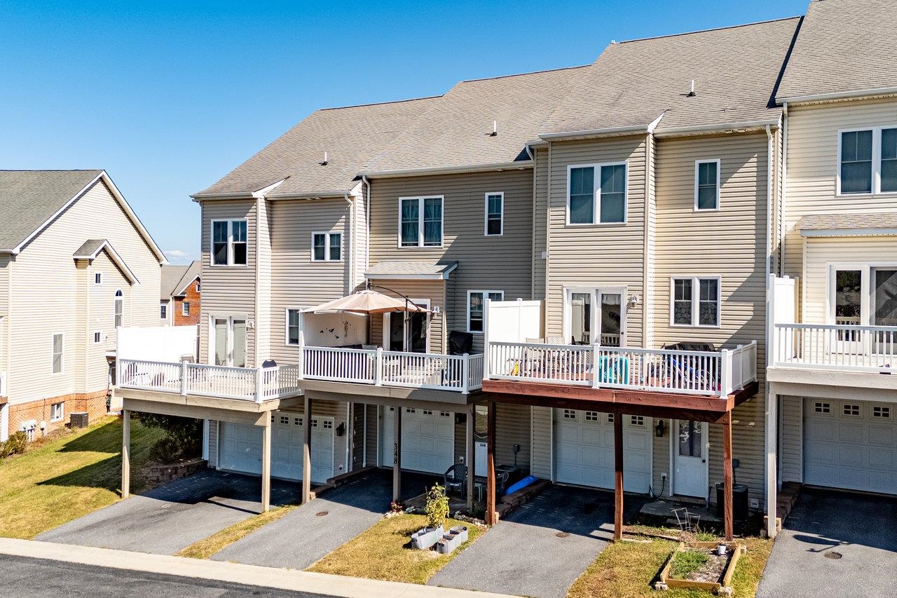 348 BLUE STONE HILLS DR, HARRISONBURG, Virginia 22801, 2 Bedrooms Bedrooms, ,2 BathroomsBathrooms,Residential,348 BLUE STONE HILLS DR,668879 MLS # 668879