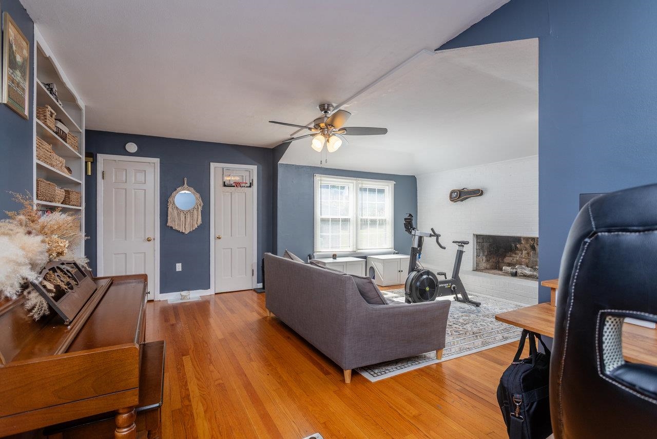 33 PORT REPUBLIC RD, HARRISONBURG, Virginia 22801, 4 Bedrooms Bedrooms, ,3 BathroomsBathrooms,Residential,33 PORT REPUBLIC RD,668890 MLS # 668890