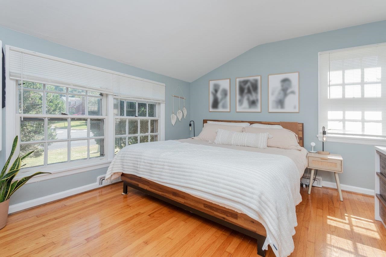 33 PORT REPUBLIC RD, HARRISONBURG, Virginia 22801, 4 Bedrooms Bedrooms, ,3 BathroomsBathrooms,Residential,33 PORT REPUBLIC RD,668890 MLS # 668890