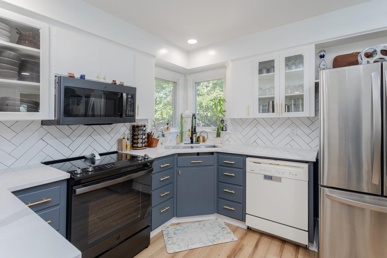33 PORT REPUBLIC RD, HARRISONBURG, Virginia 22801, 4 Bedrooms Bedrooms, ,3 BathroomsBathrooms,Residential,33 PORT REPUBLIC RD,668890 MLS # 668890