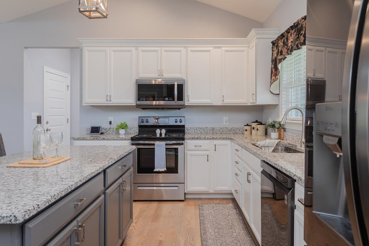 215 HEATHER LN, STAUNTON, Virginia 24401, 3 Bedrooms Bedrooms, ,2 BathroomsBathrooms,Residential,215 HEATHER LN,668911 MLS # 668911