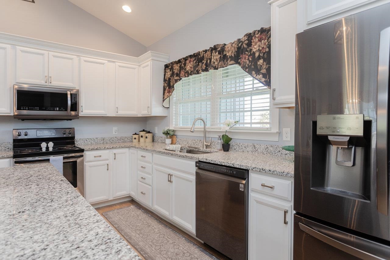 215 HEATHER LN, STAUNTON, Virginia 24401, 3 Bedrooms Bedrooms, ,2 BathroomsBathrooms,Residential,215 HEATHER LN,668911 MLS # 668911