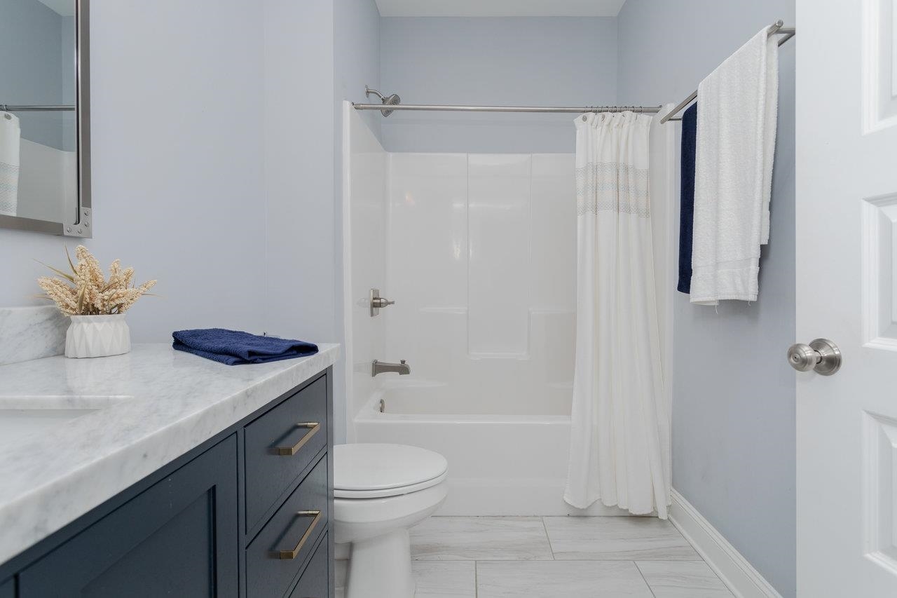 215 HEATHER LN, STAUNTON, Virginia 24401, 3 Bedrooms Bedrooms, ,2 BathroomsBathrooms,Residential,215 HEATHER LN,668911 MLS # 668911