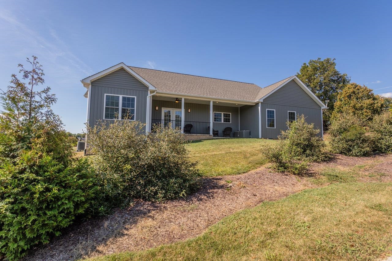 215 HEATHER LN, STAUNTON, Virginia 24401, 3 Bedrooms Bedrooms, ,2 BathroomsBathrooms,Residential,215 HEATHER LN,668911 MLS # 668911