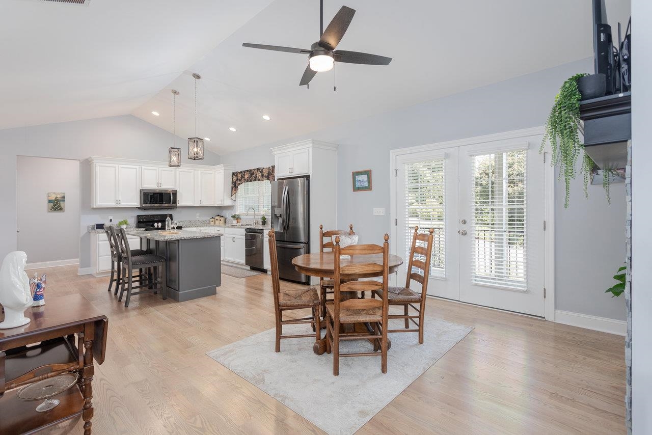 215 HEATHER LN, STAUNTON, Virginia 24401, 3 Bedrooms Bedrooms, ,2 BathroomsBathrooms,Residential,215 HEATHER LN,668911 MLS # 668911