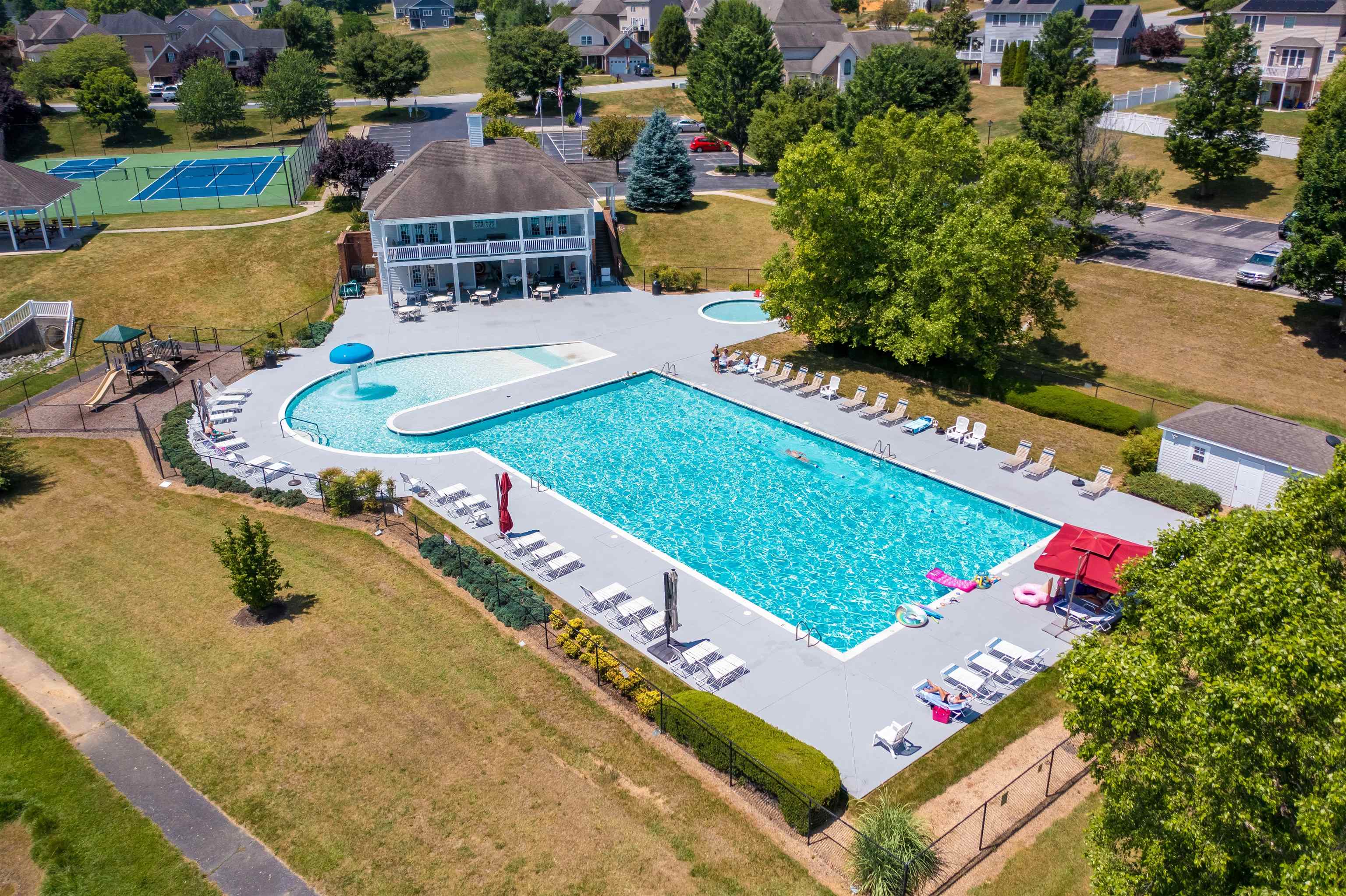 215 HEATHER LN, STAUNTON, Virginia 24401, 3 Bedrooms Bedrooms, ,2 BathroomsBathrooms,Residential,215 HEATHER LN,668911 MLS # 668911