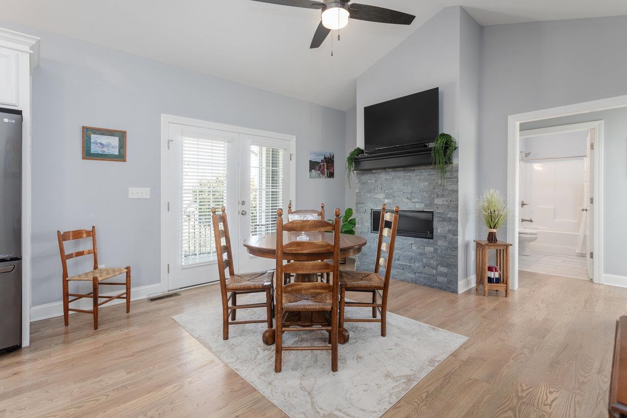 215 HEATHER LN, STAUNTON, Virginia 24401, 3 Bedrooms Bedrooms, ,2 BathroomsBathrooms,Residential,215 HEATHER LN,668911 MLS # 668911