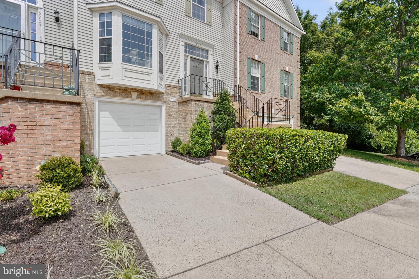 5702 CLAPHAM RD, ALEXANDRIA, Virginia 22315, 3 Bedrooms Bedrooms, ,3 BathroomsBathrooms,Residential,For sale,5702 CLAPHAM RD,VAFX2259618 MLS # VAFX2259618