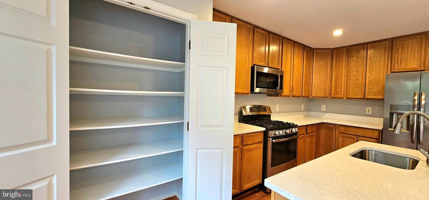 6623 PATENT PARISH LN, ALEXANDRIA, Virginia 22315, 3 Bedrooms Bedrooms, ,2 BathroomsBathrooms,Residential,For sale,6623 PATENT PARISH LN,VAFX2262104 MLS # VAFX2262104