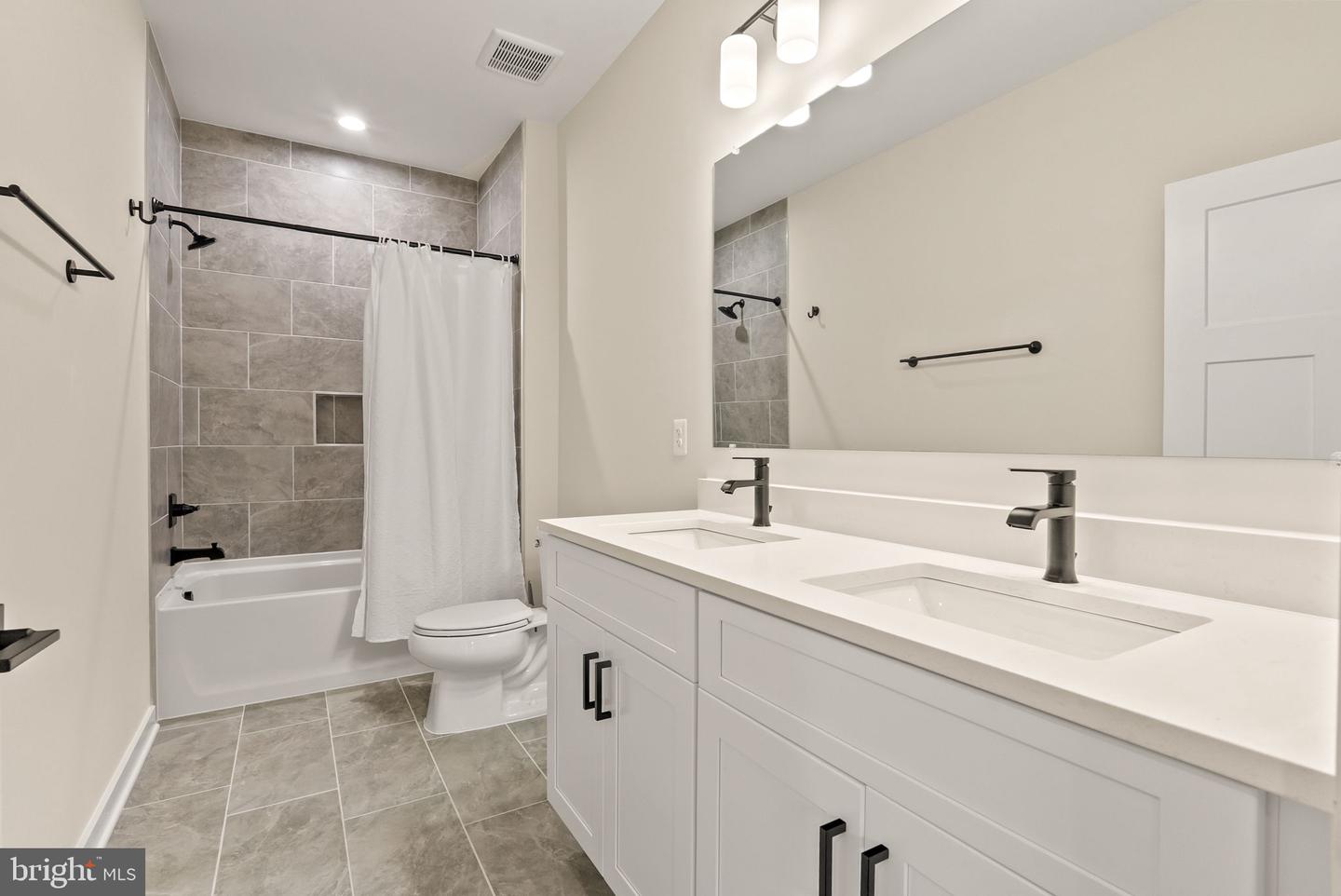 4769 BLUE MOUNTAIN RD, LINDEN, Virginia 22642, 3 Bedrooms Bedrooms, ,2 BathroomsBathrooms,Residential,For sale,4769 BLUE MOUNTAIN RD,VAWR2012036 MLS # VAWR2012036