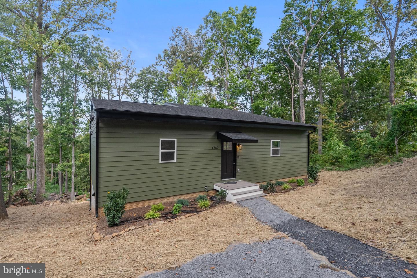 4769 BLUE MOUNTAIN RD, LINDEN, Virginia 22642, 3 Bedrooms Bedrooms, ,2 BathroomsBathrooms,Residential,For sale,4769 BLUE MOUNTAIN RD,VAWR2012036 MLS # VAWR2012036