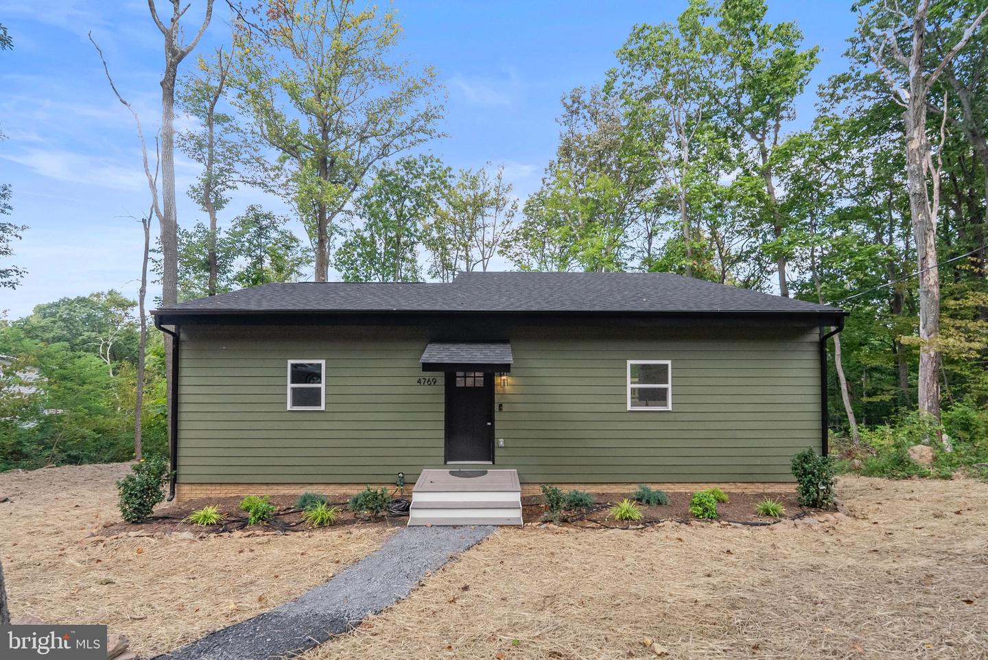 4769 BLUE MOUNTAIN RD, LINDEN, Virginia 22642, 3 Bedrooms Bedrooms, ,2 BathroomsBathrooms,Residential,For sale,4769 BLUE MOUNTAIN RD,VAWR2012036 MLS # VAWR2012036