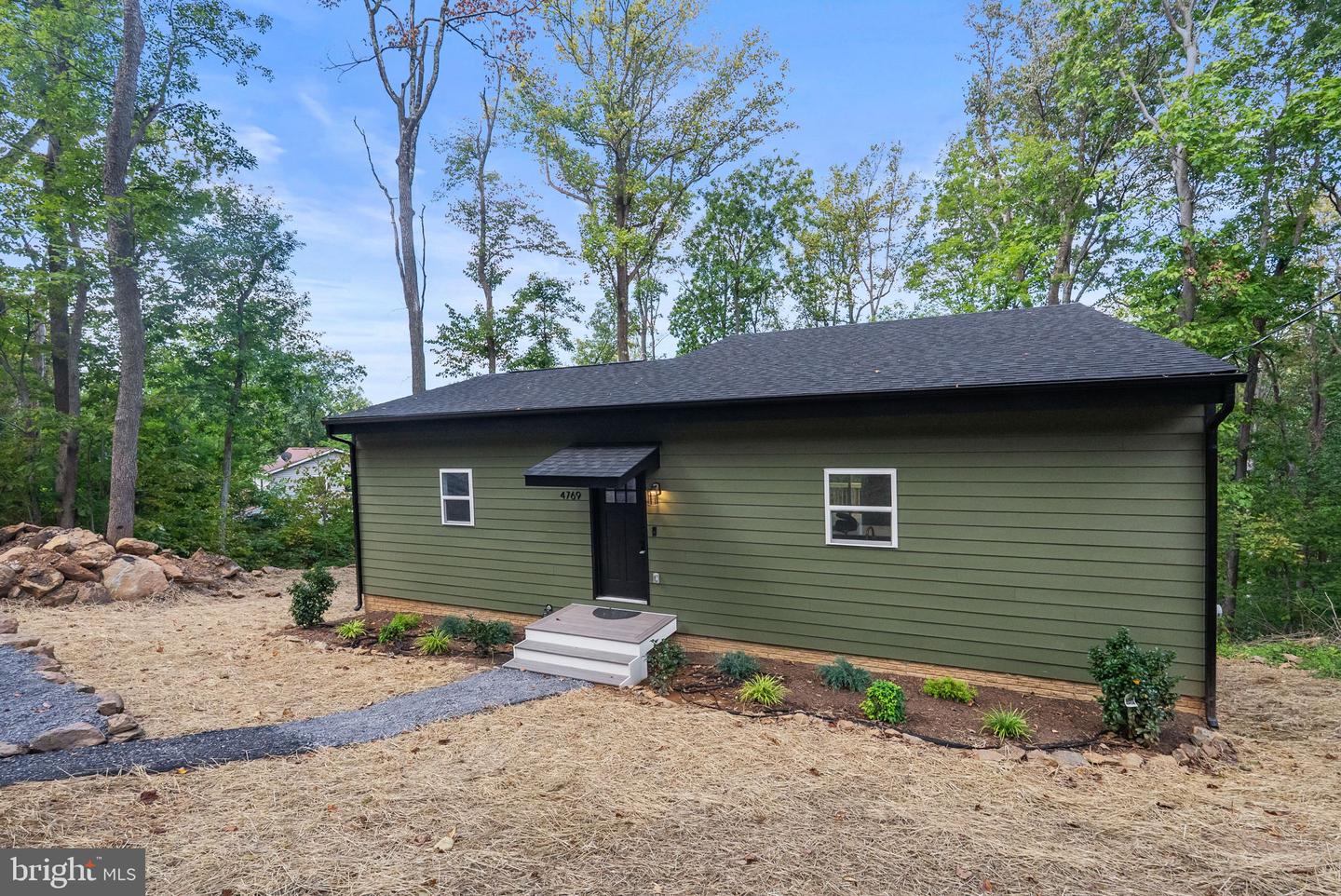 4769 BLUE MOUNTAIN RD, LINDEN, Virginia 22642, 3 Bedrooms Bedrooms, ,2 BathroomsBathrooms,Residential,For sale,4769 BLUE MOUNTAIN RD,VAWR2012036 MLS # VAWR2012036