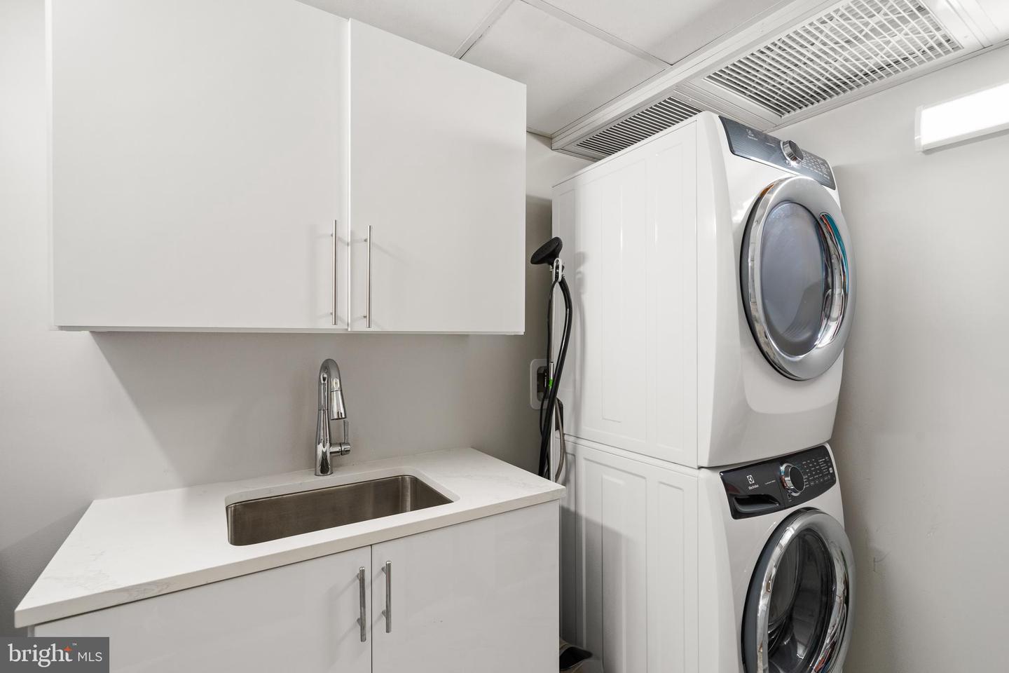 1781 N PIERCE ST #1201, ARLINGTON, Virginia 22209, 3 Bedrooms Bedrooms, ,2 BathroomsBathrooms,Residential,For sale,1781 N PIERCE ST #1201,VAAR2062730 MLS # VAAR2062730