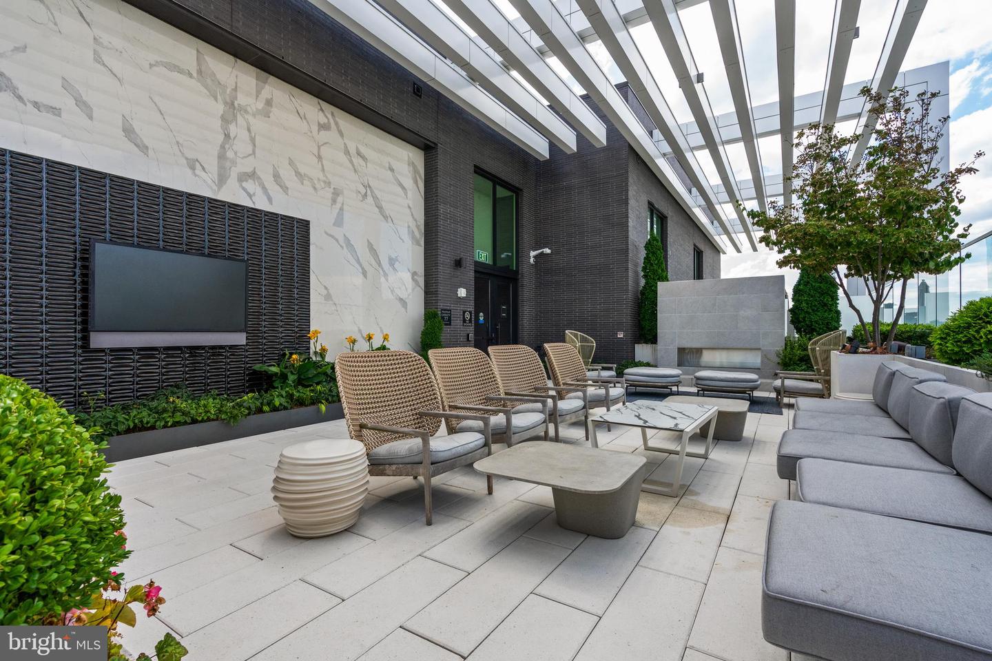 1781 N PIERCE ST #1201, ARLINGTON, Virginia 22209, 3 Bedrooms Bedrooms, ,2 BathroomsBathrooms,Residential,For sale,1781 N PIERCE ST #1201,VAAR2062730 MLS # VAAR2062730