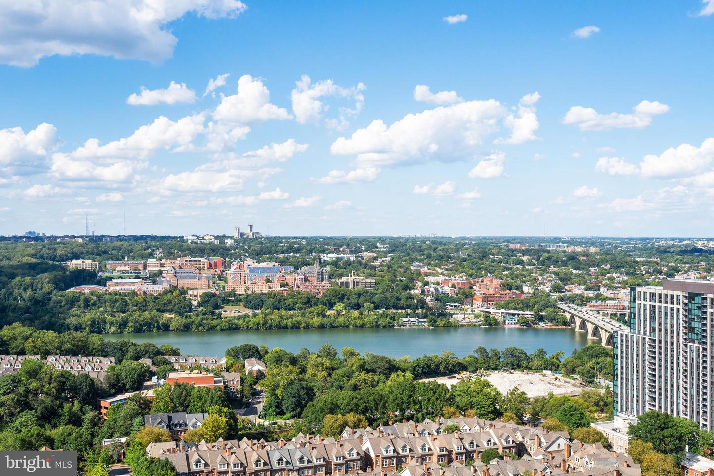 1781 N PIERCE ST #1201, ARLINGTON, Virginia 22209, 3 Bedrooms Bedrooms, ,2 BathroomsBathrooms,Residential,For sale,1781 N PIERCE ST #1201,VAAR2062730 MLS # VAAR2062730