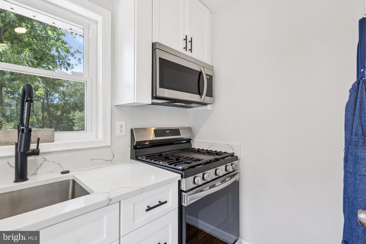 6112 PAULONIA RD, ALEXANDRIA, Virginia 22310, 4 Bedrooms Bedrooms, ,2 BathroomsBathrooms,Residential,For sale,6112 PAULONIA RD,VAFX2264018 MLS # VAFX2264018