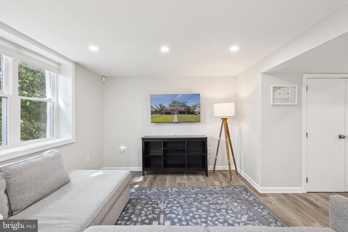 6112 PAULONIA RD, ALEXANDRIA, Virginia 22310, 4 Bedrooms Bedrooms, ,2 BathroomsBathrooms,Residential,For sale,6112 PAULONIA RD,VAFX2264018 MLS # VAFX2264018