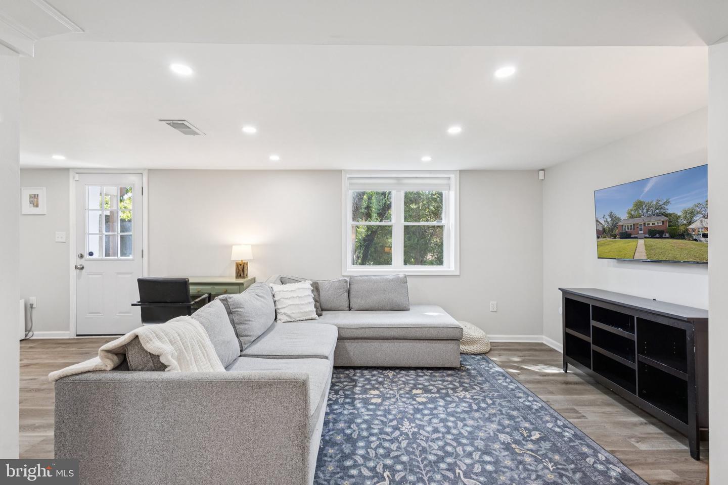 6112 PAULONIA RD, ALEXANDRIA, Virginia 22310, 4 Bedrooms Bedrooms, ,2 BathroomsBathrooms,Residential,For sale,6112 PAULONIA RD,VAFX2264018 MLS # VAFX2264018
