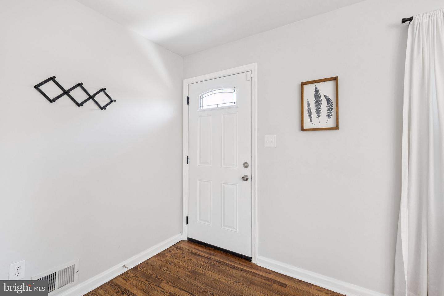 6112 PAULONIA RD, ALEXANDRIA, Virginia 22310, 4 Bedrooms Bedrooms, ,2 BathroomsBathrooms,Residential,For sale,6112 PAULONIA RD,VAFX2264018 MLS # VAFX2264018