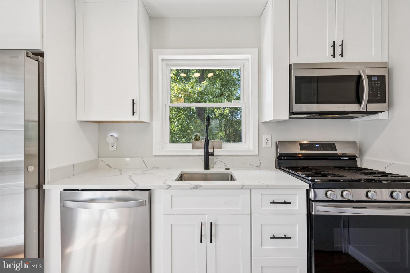 6112 PAULONIA RD, ALEXANDRIA, Virginia 22310, 4 Bedrooms Bedrooms, ,2 BathroomsBathrooms,Residential,For sale,6112 PAULONIA RD,VAFX2264018 MLS # VAFX2264018