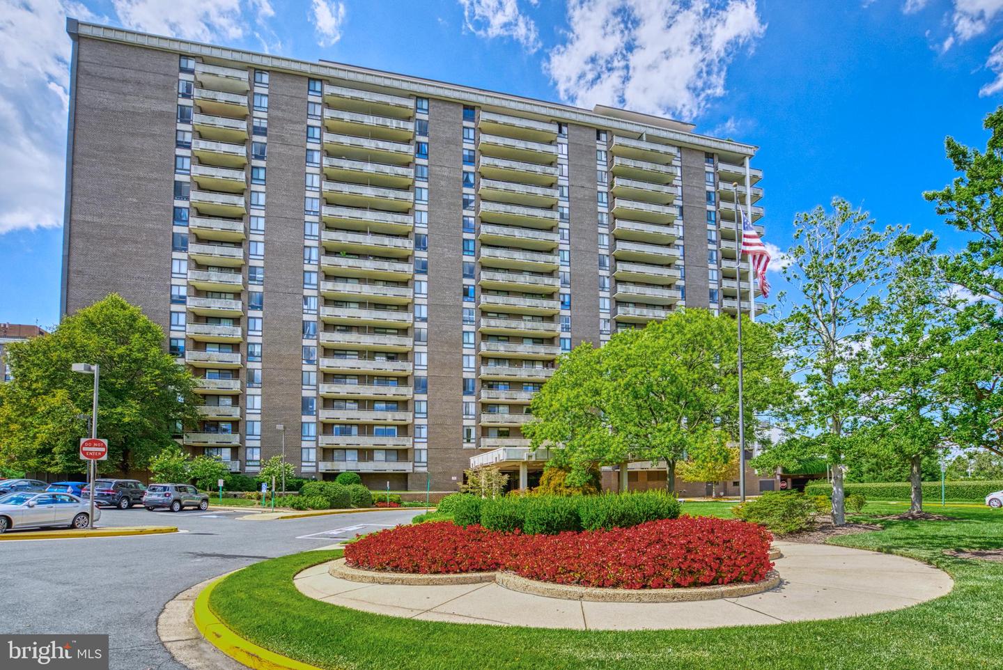 1800 OLD MEADOW RD #1121, MCLEAN, Virginia 22102, 2 Bedrooms Bedrooms, ,2 BathroomsBathrooms,Residential,For sale,1800 OLD MEADOW RD #1121,VAFX2264186 MLS # VAFX2264186 1800 OLD MEADOW RD #1121, MCLEAN, Virginia 22102, 2 Bedrooms Bedrooms, ,2 BathroomsBathrooms,Residential,For sale,1800 OLD MEADOW RD #1121,VAFX2264186 MLS # VAFX2264186