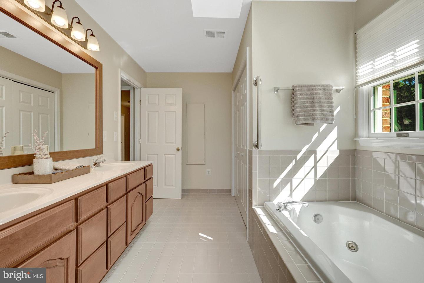 4211 ORCHARD DR, FAIRFAX, Virginia 22032, 4 Bedrooms Bedrooms, ,3 BathroomsBathrooms,Residential,For sale,4211 ORCHARD DR,VAFC2006936 MLS # VAFC2006936