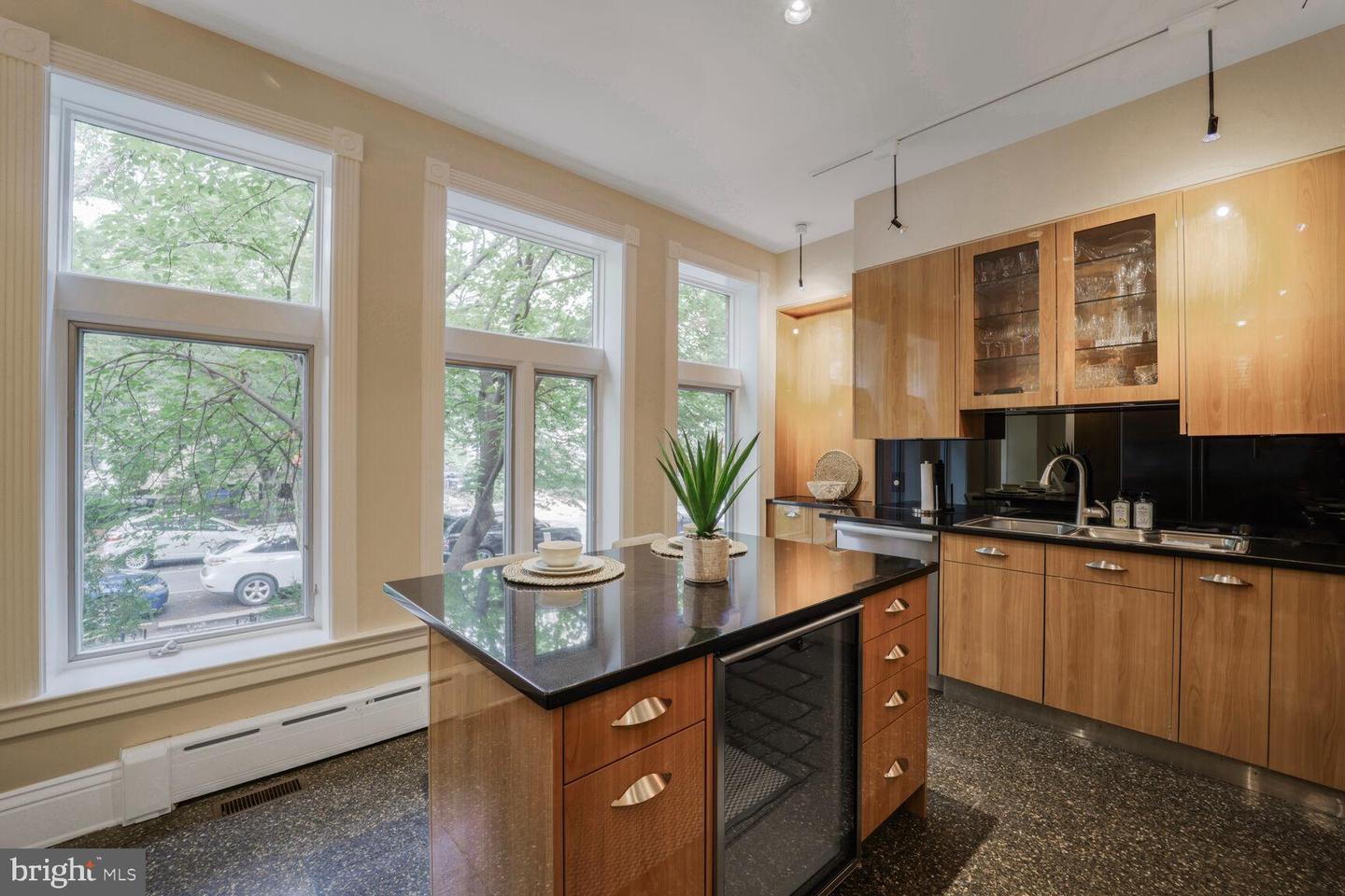 1752 17TH ST NW, WASHINGTON, District Of Columbia 20009, 5 Bedrooms Bedrooms, ,3 BathroomsBathrooms,Residential,For sale,1752 17TH ST NW,DCDC2221332 MLS # DCDC2221332