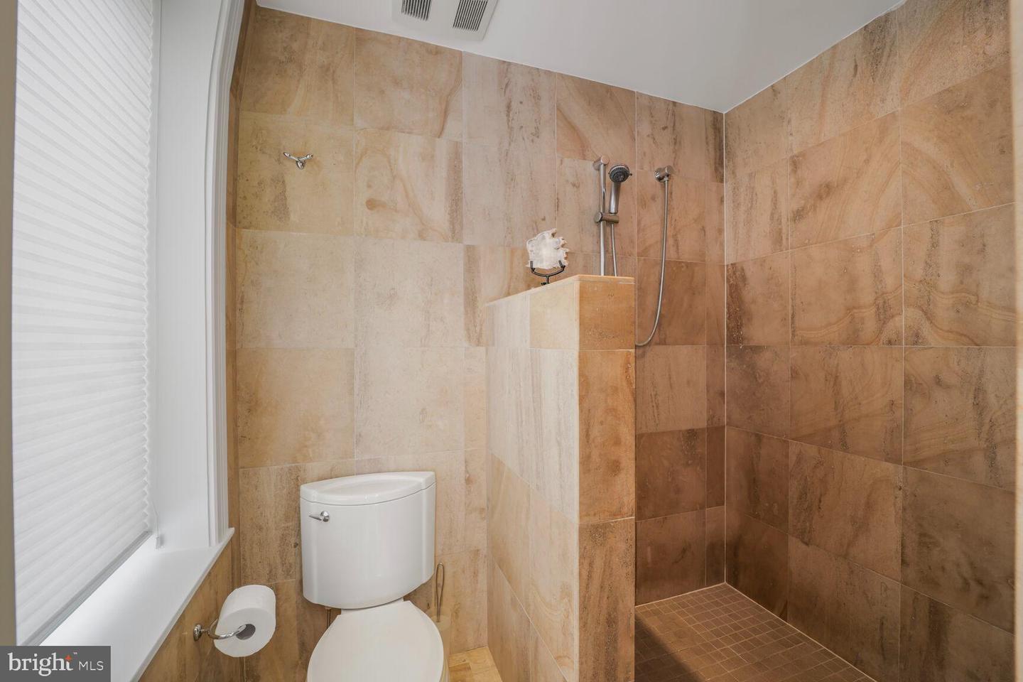 1752 17TH ST NW, WASHINGTON, District Of Columbia 20009, 5 Bedrooms Bedrooms, ,3 BathroomsBathrooms,Residential,For sale,1752 17TH ST NW,DCDC2221332 MLS # DCDC2221332