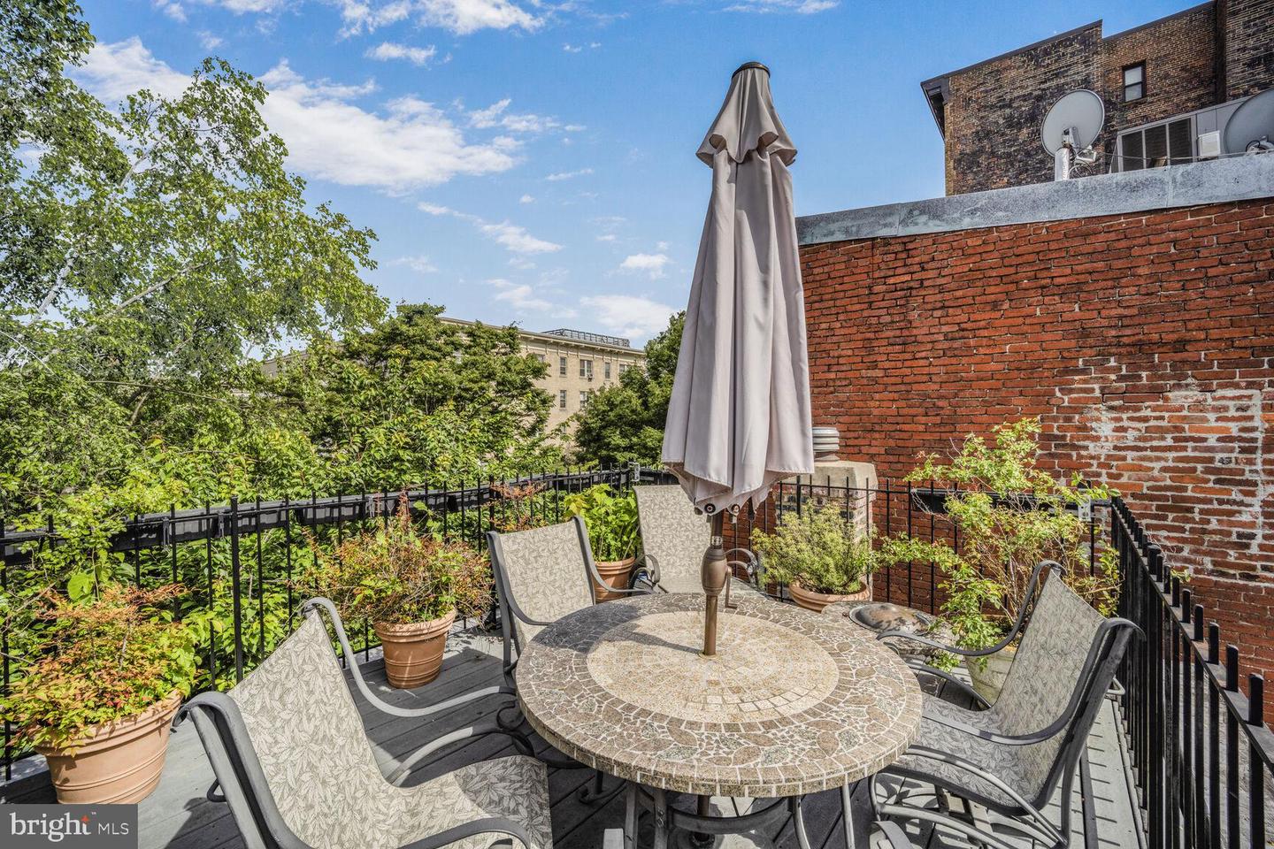 1752 17TH ST NW, WASHINGTON, District Of Columbia 20009, 5 Bedrooms Bedrooms, ,3 BathroomsBathrooms,Residential,For sale,1752 17TH ST NW,DCDC2221332 MLS # DCDC2221332