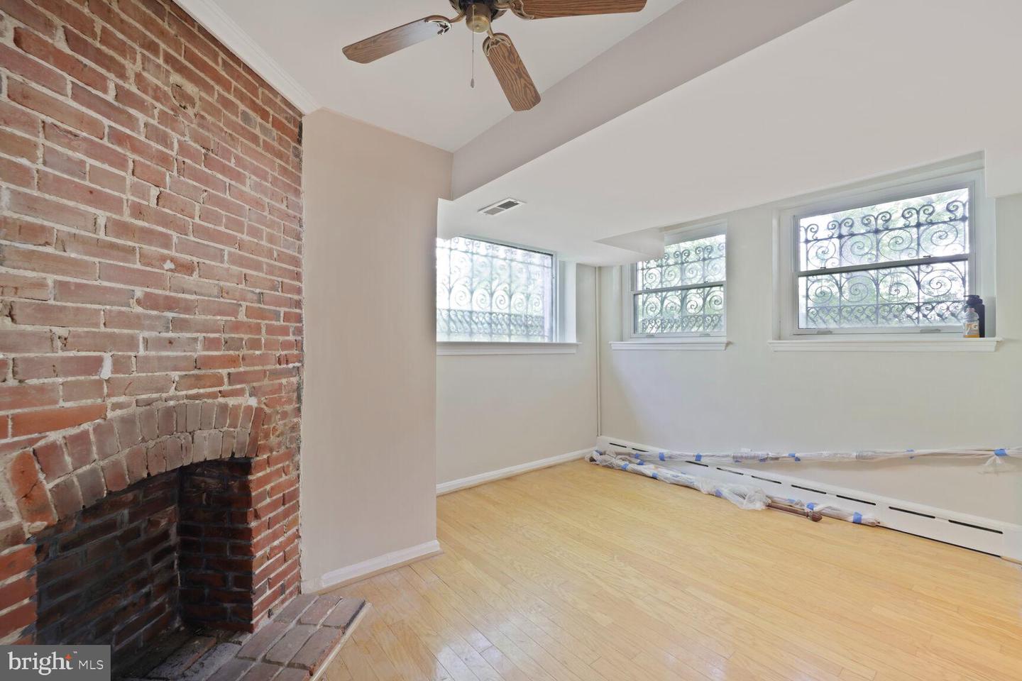 1752 17TH ST NW, WASHINGTON, District Of Columbia 20009, 5 Bedrooms Bedrooms, ,3 BathroomsBathrooms,Residential,For sale,1752 17TH ST NW,DCDC2221332 MLS # DCDC2221332