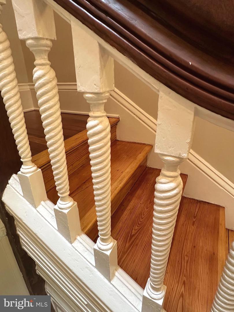 1752 17TH ST NW, WASHINGTON, District Of Columbia 20009, 5 Bedrooms Bedrooms, ,3 BathroomsBathrooms,Residential,For sale,1752 17TH ST NW,DCDC2221332 MLS # DCDC2221332