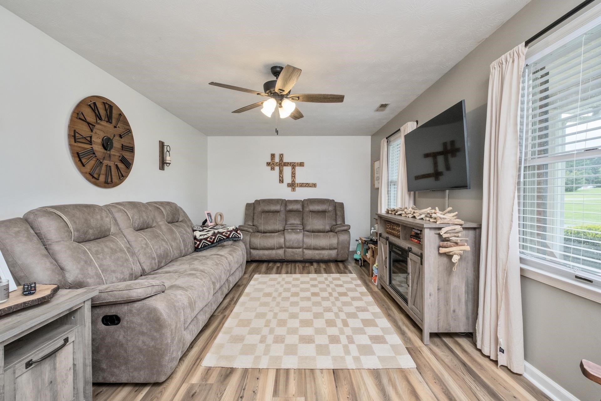 3255 CHURCHVILLE AVE, STAUNTON, Virginia 24401, 3 Bedrooms Bedrooms, ,2 BathroomsBathrooms,Residential,3255 CHURCHVILLE AVE,668941 MLS # 668941