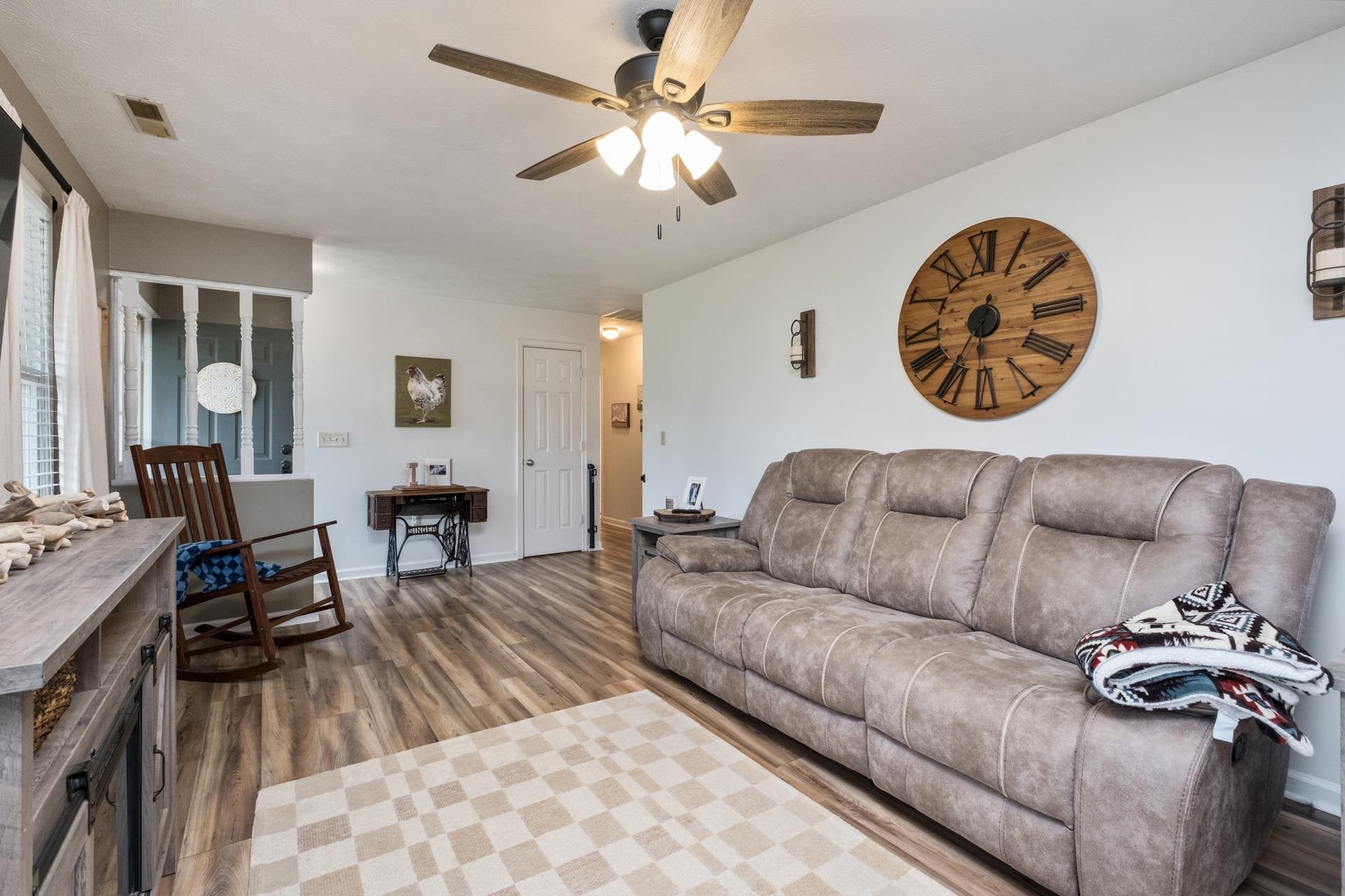 3255 CHURCHVILLE AVE, STAUNTON, Virginia 24401, 3 Bedrooms Bedrooms, ,2 BathroomsBathrooms,Residential,3255 CHURCHVILLE AVE,668941 MLS # 668941