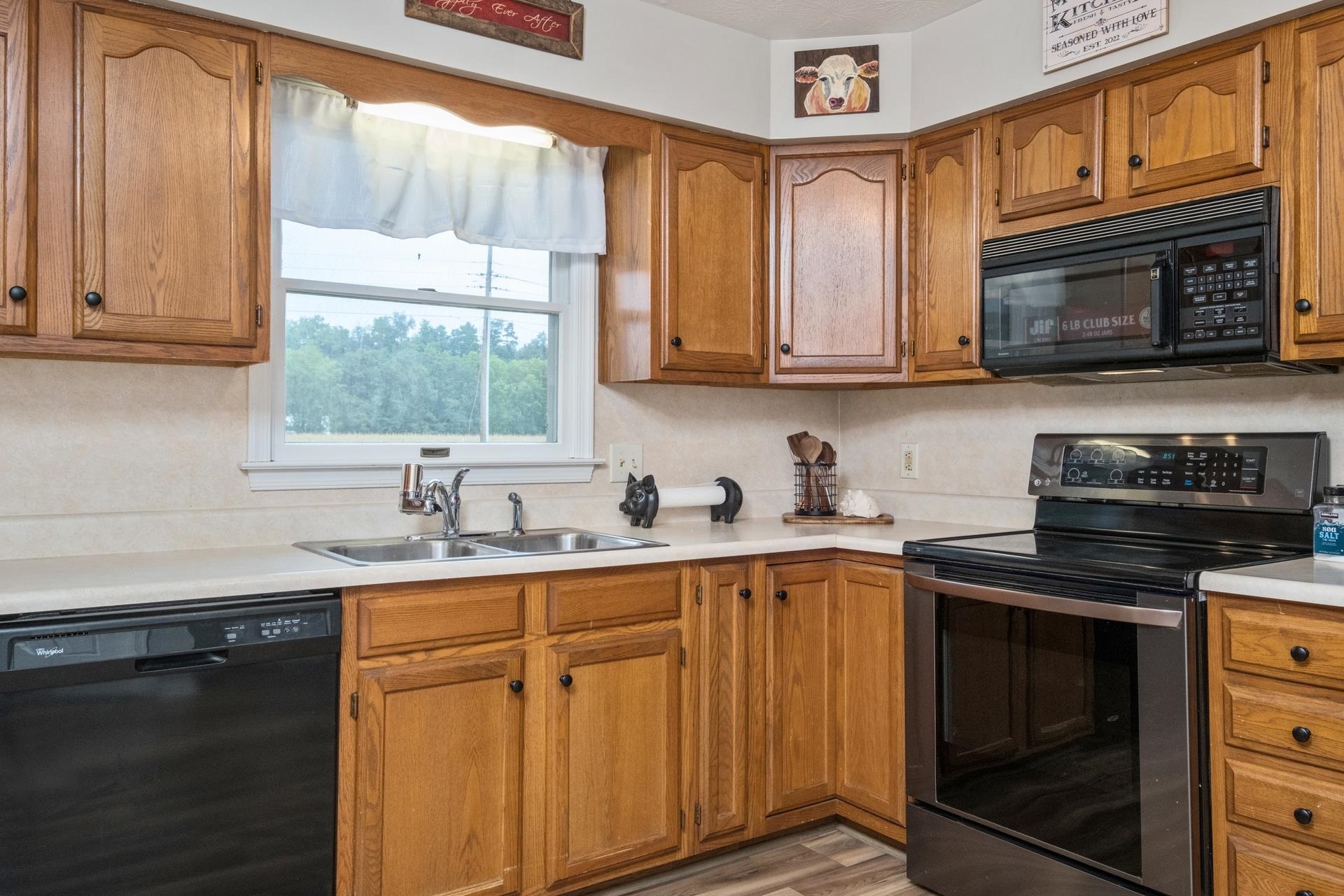 3255 CHURCHVILLE AVE, STAUNTON, Virginia 24401, 3 Bedrooms Bedrooms, ,2 BathroomsBathrooms,Residential,3255 CHURCHVILLE AVE,668941 MLS # 668941