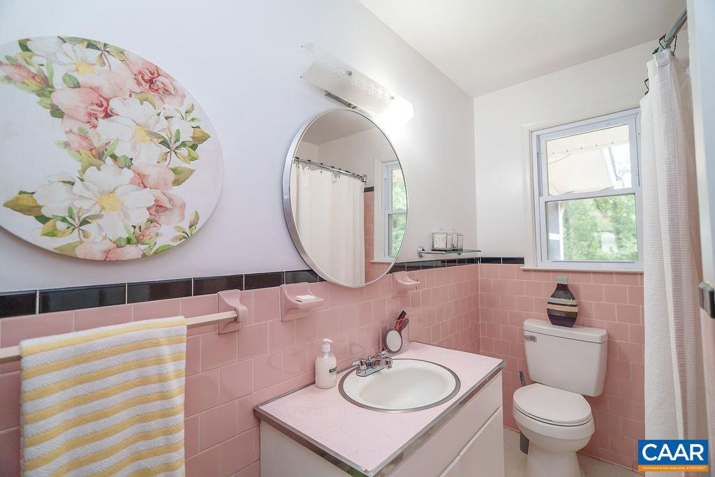 115 SHASTA CT, CHARLOTTESVILLE, Virginia 22903, 3 Bedrooms Bedrooms, ,2 BathroomsBathrooms,Residential,For sale,115 SHASTA CT,668880 MLS # 668880