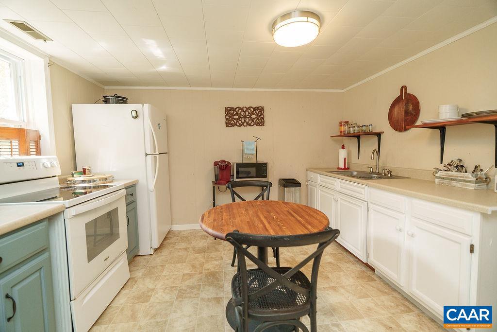 115 SHASTA CT, CHARLOTTESVILLE, Virginia 22903, 3 Bedrooms Bedrooms, ,2 BathroomsBathrooms,Residential,For sale,115 SHASTA CT,668880 MLS # 668880