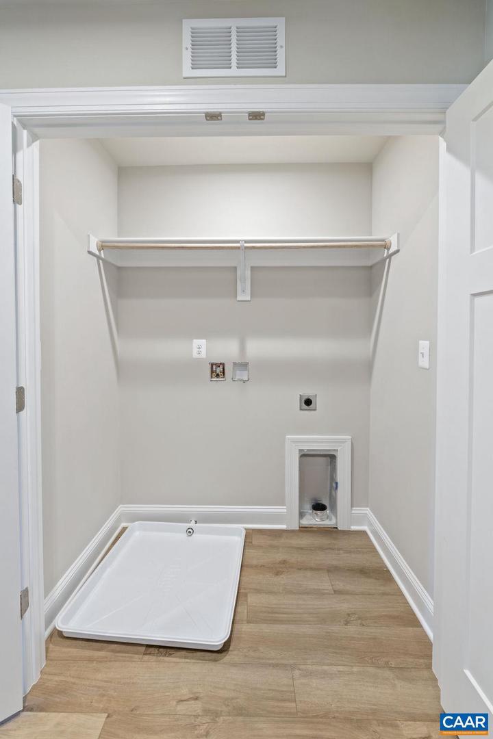 5022 LINDLEY PL, CHARLOTTESVILLE, Virginia 22901, 3 Bedrooms Bedrooms, ,2 BathroomsBathrooms,Residential,For sale,5022 LINDLEY PL,668892 MLS # 668892