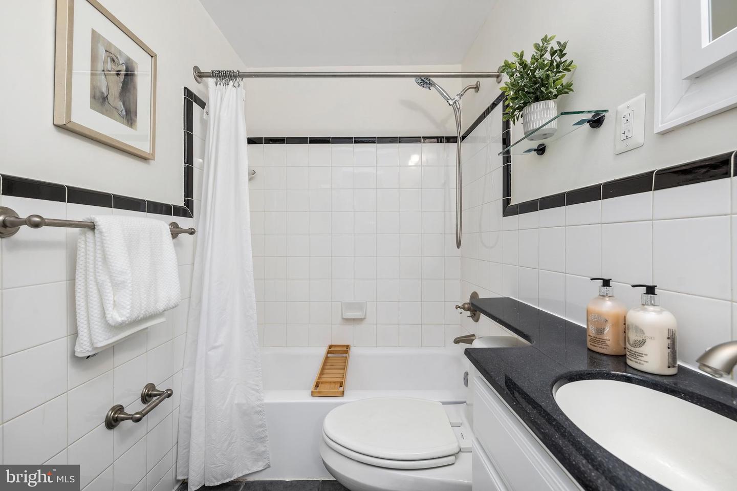 101 NORTH CAROLINA AVE SE #101, WASHINGTON, District Of Columbia 20003, ,1 BathroomBathrooms,Residential,For sale,101 NORTH CAROLINA AVE SE #101,DCDC2222090 MLS # DCDC2222090